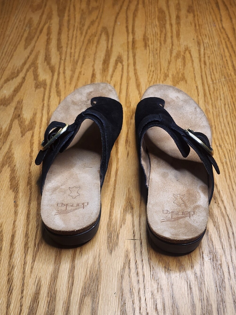 Dansko Rylee Sandals Black Suede Straps Metallic Buckle Size 39 Like New - Picture 5 of 9